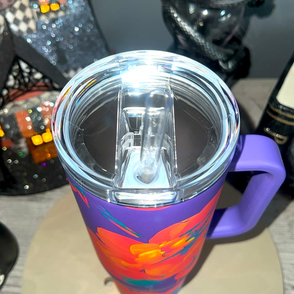 ❣️NWT❣️ 🌺🌸SUPER BLOOM🌺🌸 40 Oz CRUISER
INSULATED TUMBLER WITH HANDLE - Picture 2 of 6
